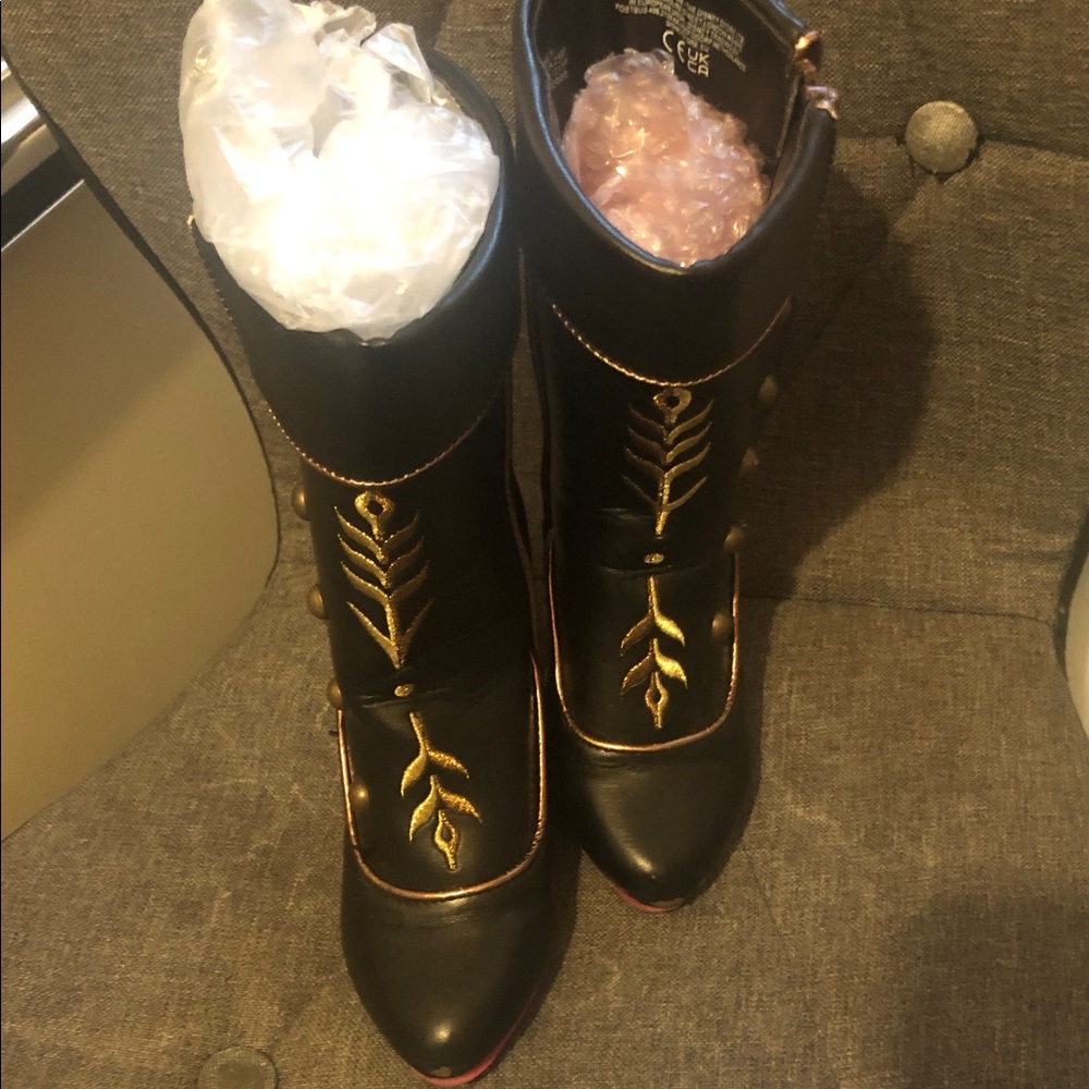 £ Disney Black Embroidered Boots with Gold Detailing- 138A $20 or $15 w/offer